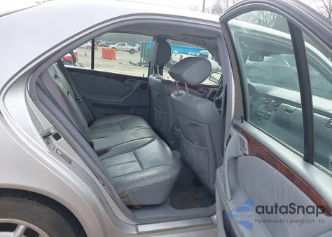 2000 Mercedes-Benz E 320 from USA, damaged, VIN WDBJF65J5YB147534